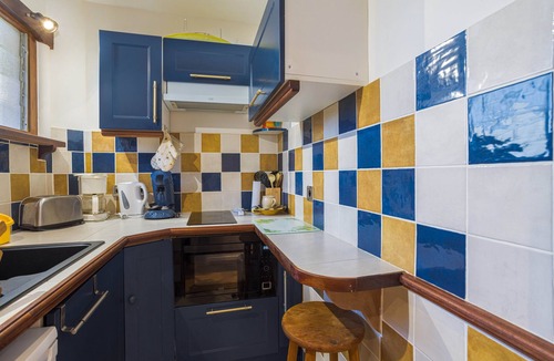 Vernet-les-Bains Apartment | Apartment 'F1 Massif Du Canigou' with Balcony and Mountain View