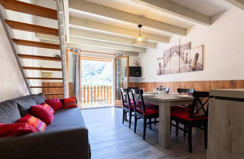 Peyragudes Apartment | Apartment for 6 People in Loudenvielle with Wi-Fi