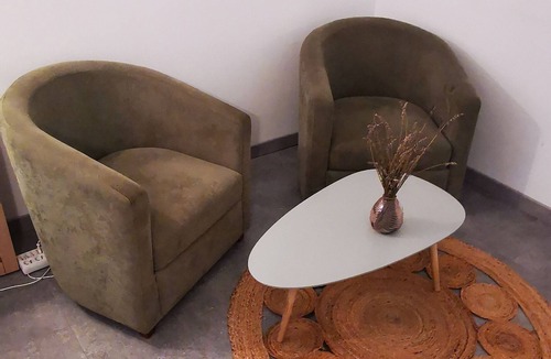 Valence Apartment | Apartment for 8 people, private parking. Ideal on the road to vacation.