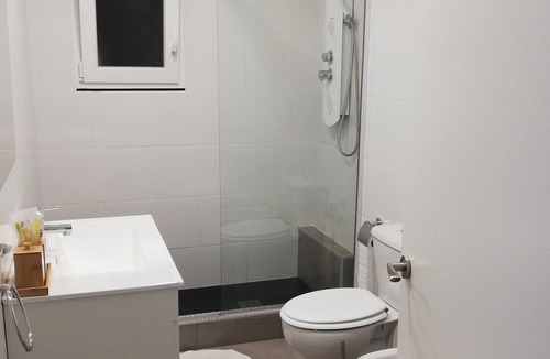Les Preses Apartment | Apartment for rent with patio, near the places of the Moixina