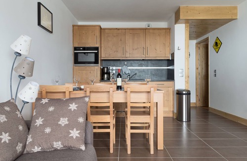 Champagny-en-Vanoise Apartment | APARTMENT Le Yeti - 6 People - Skiing - CHAMPAGNY - LA PLAGNE - ARCS
