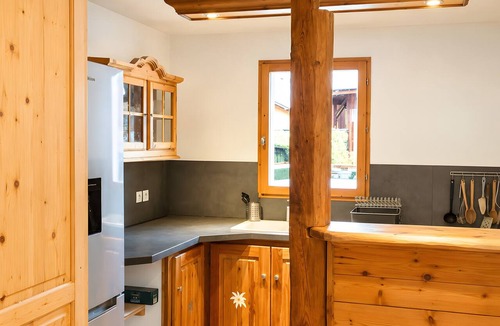 Bellentre Apartment | Apartment "Les Dolomites" with Mountain View, Private Terrace and Wi-Fi