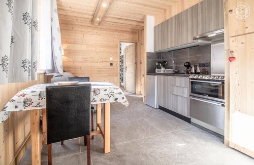 Montchavin Apartment | Apartment "L'épilobe" with Mountain View, Shared Garden and Wi-Fi