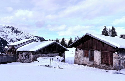 Sainte-Foy-Tarentaise Apartment | Apartment at the foot of the slopes