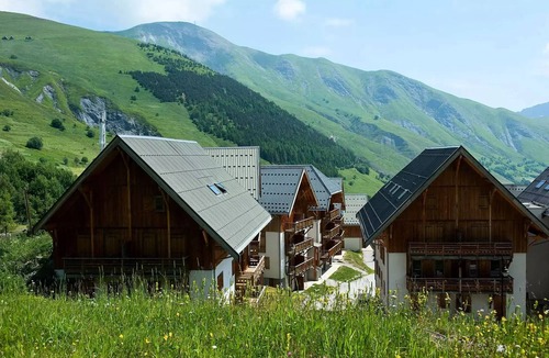 Saint-Sorlin-d'Arves Apartment | Apartment