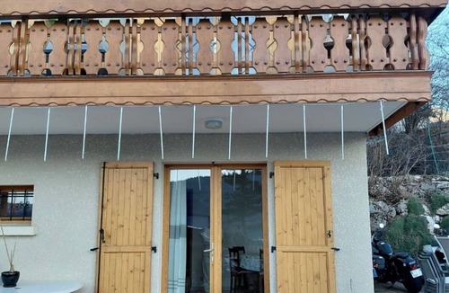 Villard-de-Lans Apartment | Apartment in a private home, parking, private garden. Pets allowed