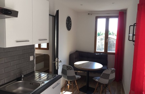 Baix Apartment | Apartment in authentic house in Ardèche
