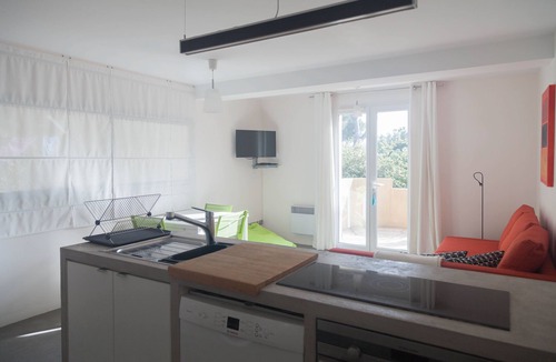 Ensues-la-Redonne Apartment | Apartment in Villa Ensues La redonne 6 people