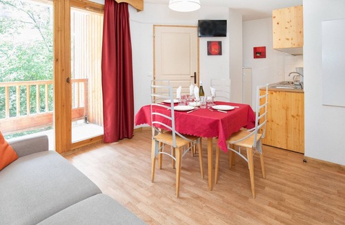 Orelle Apartment | Apartment in Orelle with Pool & Sauna Access