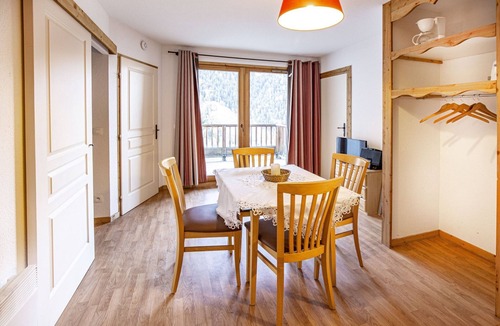 Orelle Apartment | Apartment in Orelle with shared pool