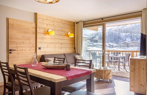 Les Boisses Apartment | Apartment in Tignes with Spa & Pool