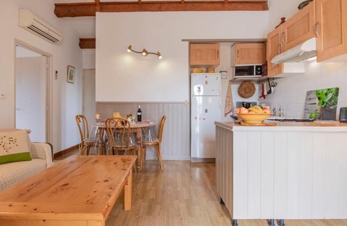 Noves Apartment | Apartment L'Aquillon by Interhome