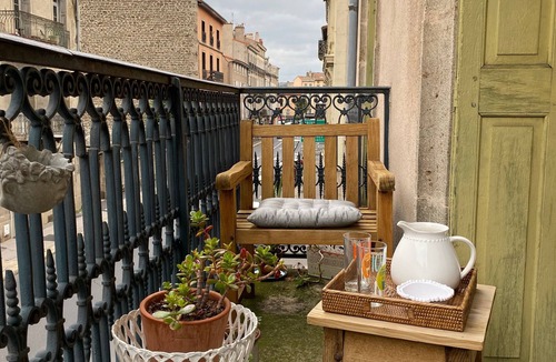 Le Puy-en-Velay Apartment | Apartment 'La Dame Du Puy - T3' with Balcony