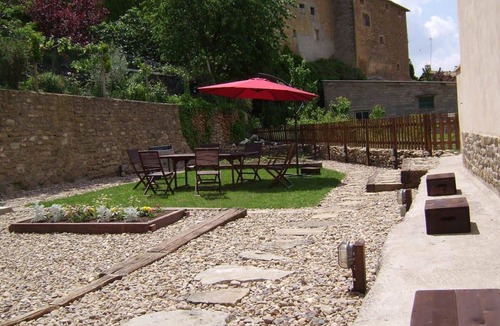 Biel Apartment | Apartment 'La Encina' with Mountain View, Shared Garden and Wi-Fi