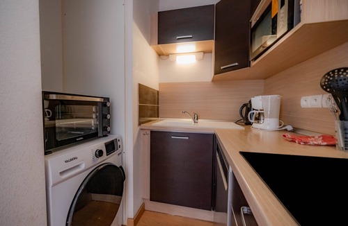 Ax-les-Thermes Apartment | Apartment 'Le calme de Ax' with Mountain Views, Shared Pool and Balcony