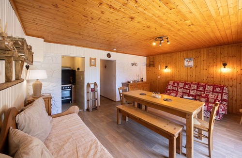 Aillon-le-Jerune Apartment | Apartment 'Le Colporteur' Mountain View, Private Terrace & Wi-Fi
