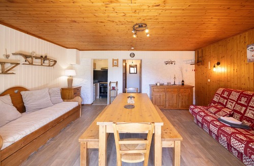 Aillon-le-Jerune Apartment | Apartment 'Le Colporteur' Mountain View, Private Terrace & Wi-Fi