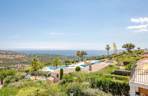 Les Issambres Apartment | Apartment Le Petit Village-1 by Interhome