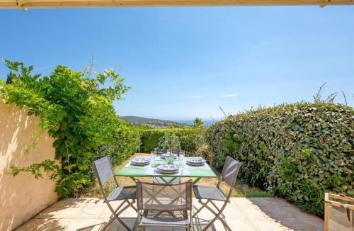 Les Issambres Apartment | Apartment Le Petit Village-1 by Interhome