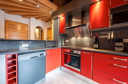 Valloire Apartment | Apartment 'Les Croës' with Mountain View, Private Terrace and Wi-Fi
