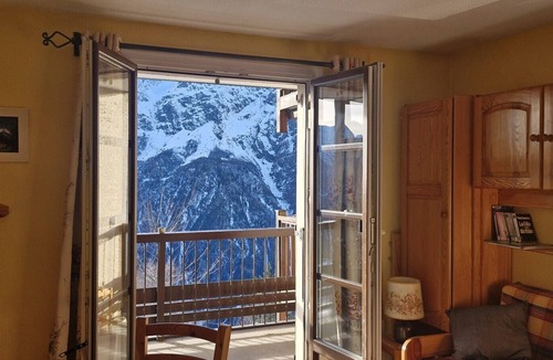 Villard-Reculas Apartment | Apartment “Les Granges 13” with Mountain View, Balcony and Wi-Fi