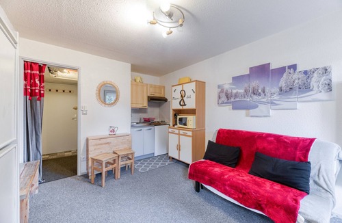 Prapoutel Apartment | Apartment 'Les Sapins 1' with Mountain View and Balcony