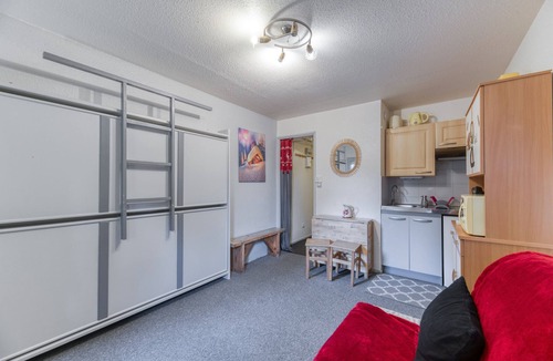 Prapoutel Apartment | Apartment 'Les Sapins 1' with Mountain View and Balcony