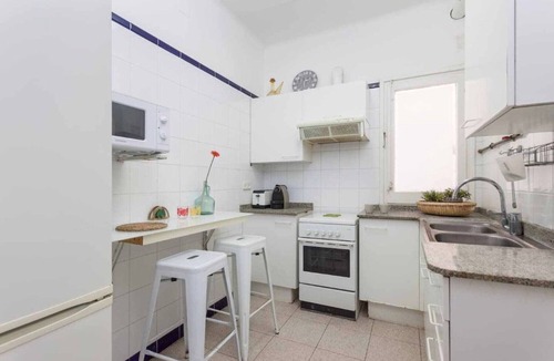 Sitges Town Center Apartment | Apartment MariBeach Sitges with Terrace, A/C & Wi-Fi