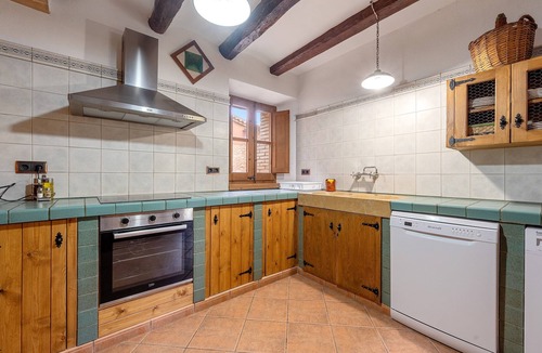 Torrelles de Foix House | Apartment 'Mas Colom-Can Cruset' with Mountain View, Private Pool and Wi-Fi