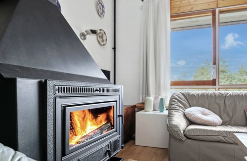 Alp Apartment | Apartment 'Masella' with Mountain View, Shared Garden