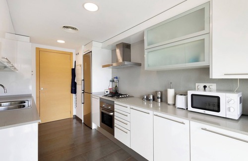 Arenys de Mar Apartment | Apartment 'Modern and Renewed Apartament Florí' with Sea View, Wi-Fi and Air Conditioning