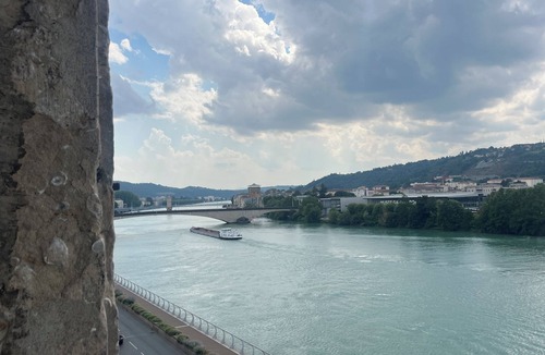 Vienne Apartment | Apartment overlooking the Rhône, in the 17th-century Commanderie des Antonins.