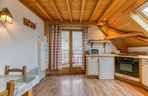 Oz Apartment | Apartment 'Passoud 203' with Mountain View, Shared Garden and Wi-Fi