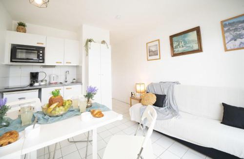 Le Couchant Apartment | Apartment Port Athéna by Interhome