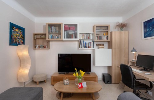 Lunel Apartment | Apartment Résidence les Roses by Interhome