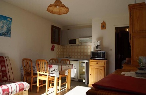 Saint-Sorlin-d'Arves Apartment | Apartment sleeps 4 quiet resort Saint Sorlin d'Arves