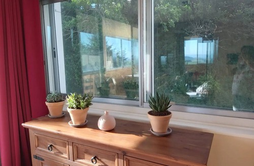 Besse-et-Saint-Anastaise Apartment | Apartment 'Superbe Appartement Avec Loggia' with Mountain View, Private Terrace and Wi-Fi