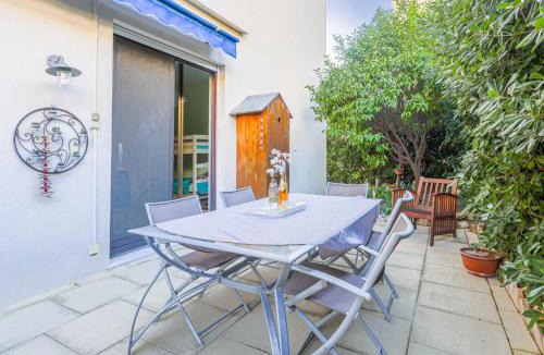 La Madeleine Apartment | Apartment Terrasses de la Baie des Anges by Interhome