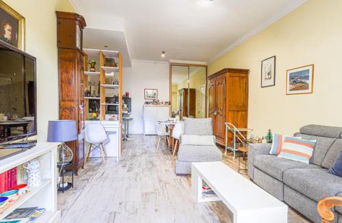 La Madeleine Apartment | Apartment Terrasses de la Baie des Anges by Interhome