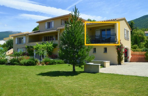 Montbrun-les-Bains Apartment | Apartment 'VillaFleury' with Private Terrace, Balcony and Wi-Fi