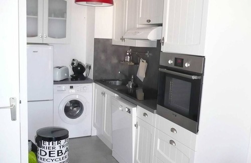 Le Port Apartment | Apartment with AC, pets welcome - 4 guests