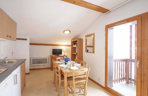 Bramans Apartment | Apartment with 2 rooms and balcony