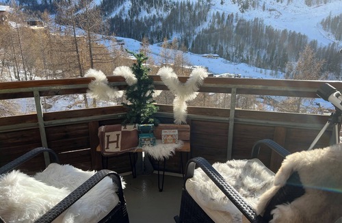 Isola Apartment | Apartment with all comforts, ski slope 3 minutes away, view and terrace