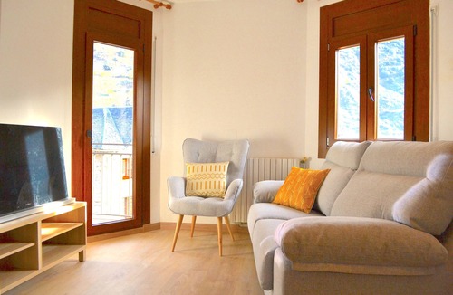 Esterri D'Aneu Apartment | Apartment with views and central in Esterri