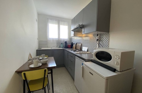 La Jetee Apartment | Apartment with parking, pets welcome - 4 guests