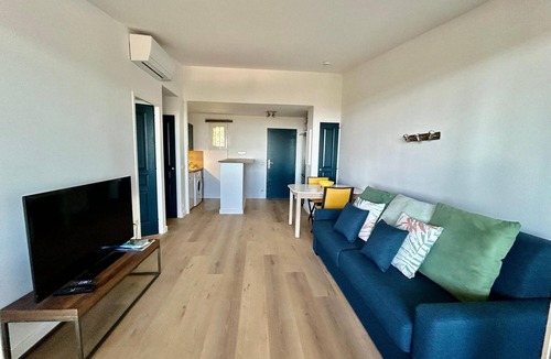 Les Restanques Apartment | Apartment with Sea View over the Gulf of St Tropez – Air Conditioning – Pool – Parking