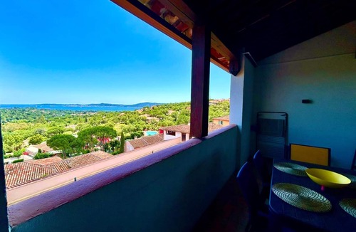 Les Restanques Apartment | Apartment with Sea View over the Gulf of St Tropez – Air Conditioning – Pool – Parking