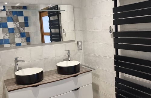 Millau Apartment | Apparemment Spacieux et Lumineux Haut Standing