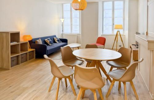 Aurillac Apartment | Appart 95m2 - 3Ch, 3 lits - Aurillac centre - Wifi
