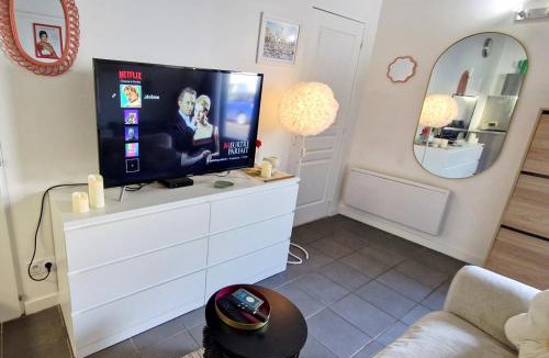 Saint-Germain-au-Mont-d'Or Apartment | Appartement Saône, Gare et Parking